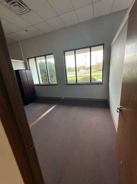 More Photos Of 4404 Hamilton Cleves Rd, Hamilton Warehouse For Lease