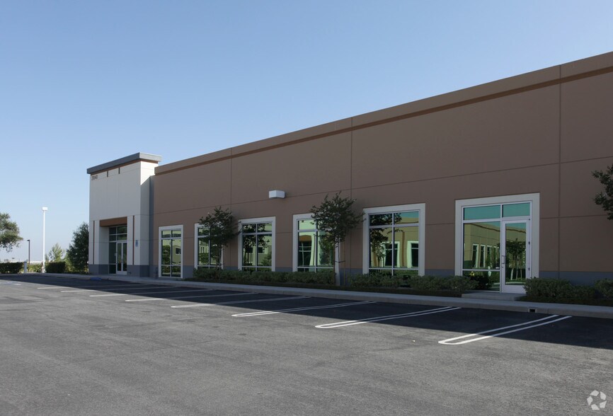 More Photos Of 21840 Cactus Ave, Riverside Warehouse For Lease