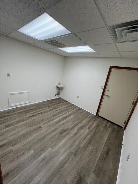 More Photos Of 316 Knox Rd, Knoxville Medical For Lease