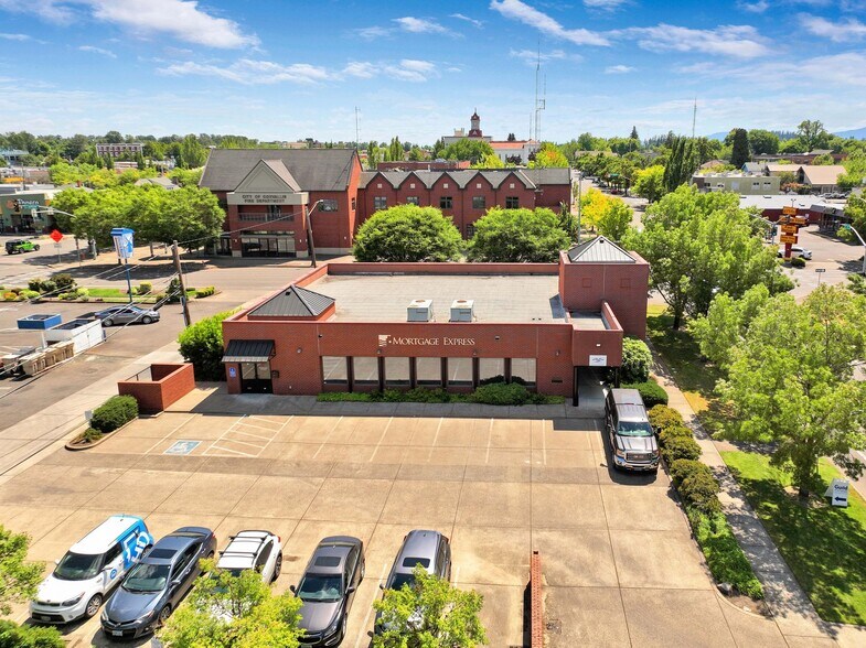 More Photos Of 405-435 NW 5th @ NW Harrison Blvd, Corvallis Office For Sale