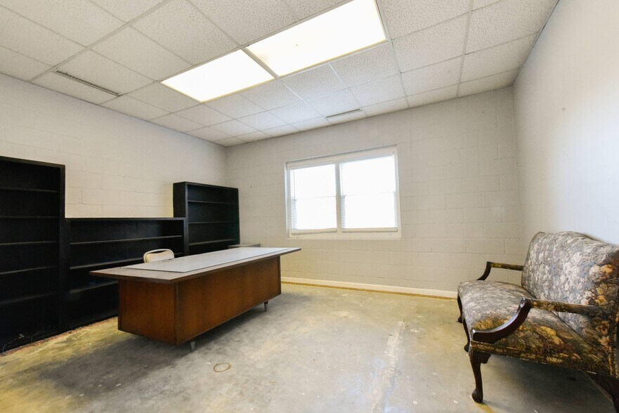 More Photos Of 3901 Raeford Rd, Fayetteville Religious Facility For Lease
