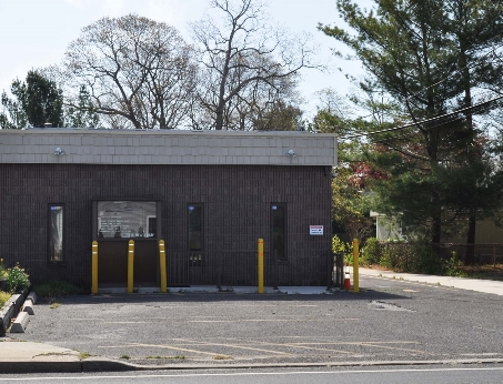 Primary Photo Of 910 New Rd, Northfield General Retail For Sale