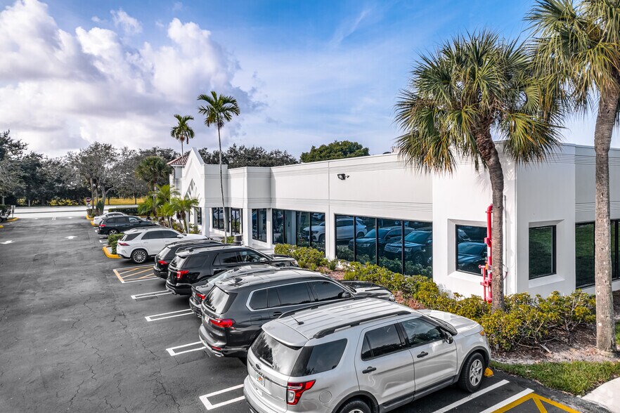 More Photos Of 1375 Gateway Blvd, Boynton Beach Coworking Space
