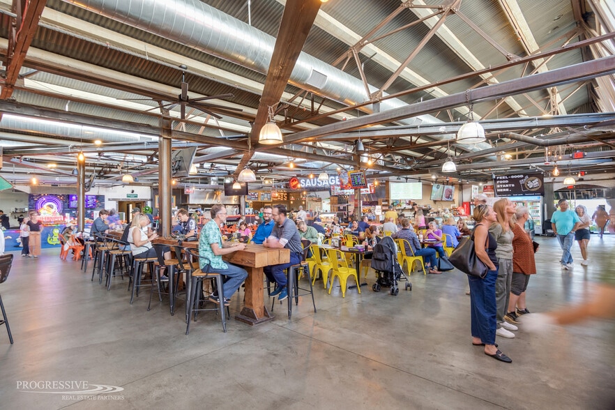 More Photos Of 330 3rd St, Redlands Restaurant For Lease