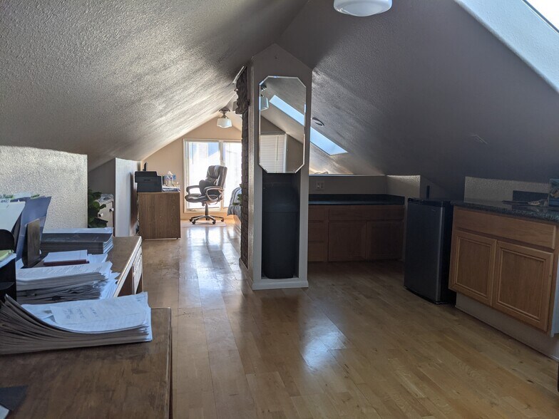 More Photos Of 2757 Foothill Blvd, La Crescenta Freestanding For Sale