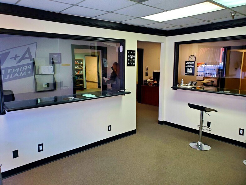 More Photos Of 2908 S Highland Dr, Las Vegas Warehouse For Lease