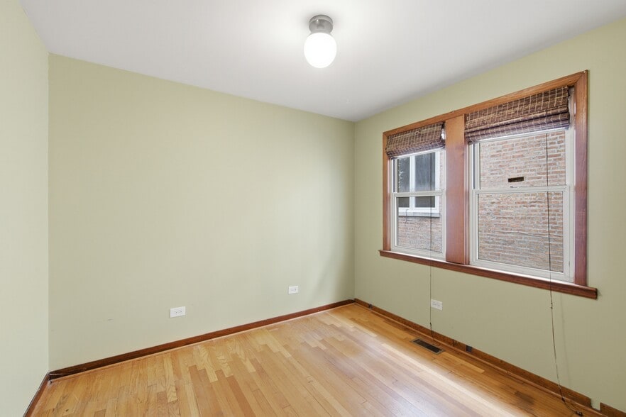 More Photos Of 6240 N Avondale Ave, Chicago Specialty For Sale