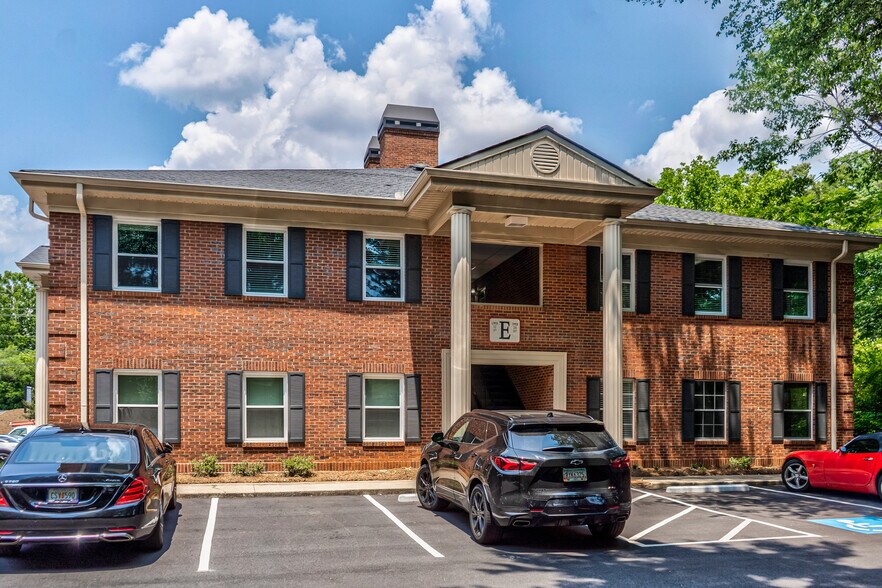 More Photos Of 425 E Crossville Rd, Roswell Office For Sale