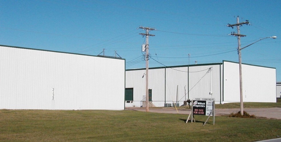 Primary Photo Of 3135 S Scenic Ave, Springfield Distribution For Lease