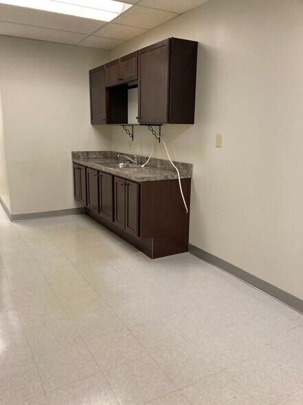 More Photos Of 3605 Vartan Way, Harrisburg Office For Lease