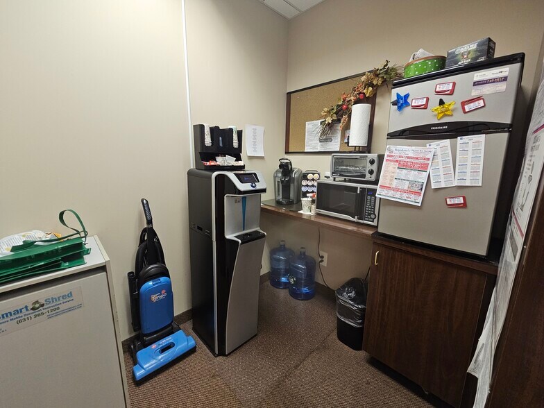 More Photos Of 400 Montauk Hwy, West Islip Medical For Lease