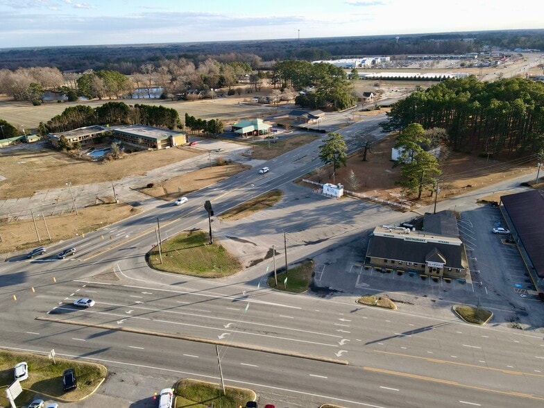 More Photos Of 101 W Boulevard, Williamston Specialty For Sale