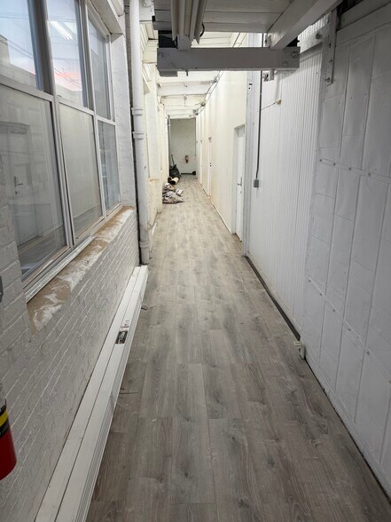 More Photos Of 60 Dickerson St, Newark Light Manufacturing For Lease