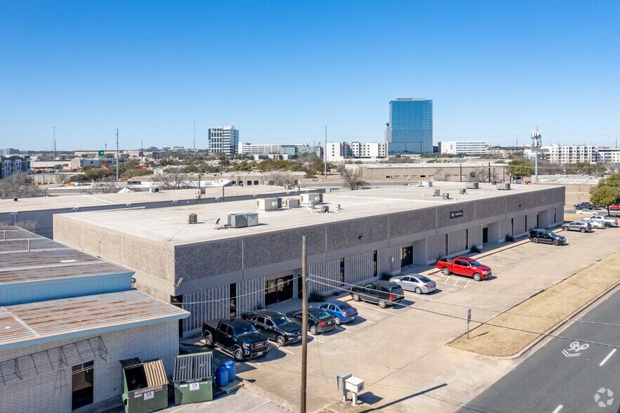 More Photos Of 2340 W Braker Ln, Austin Unknown For Lease