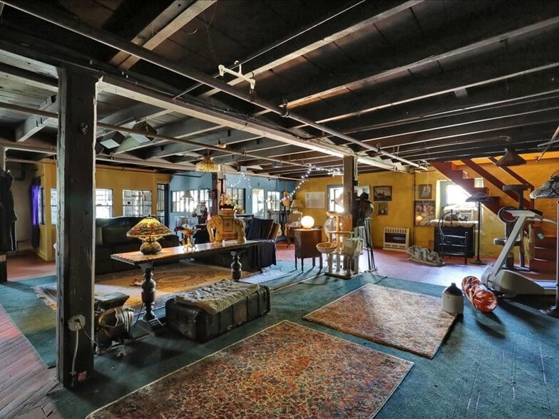 More Photos Of 1524 Friedensburg Rd, Reading Storefront Retail Residential For Sale