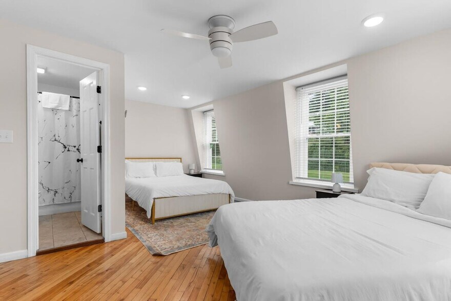 More Photos Of 509 W Main St, Fries Hotel For Sale