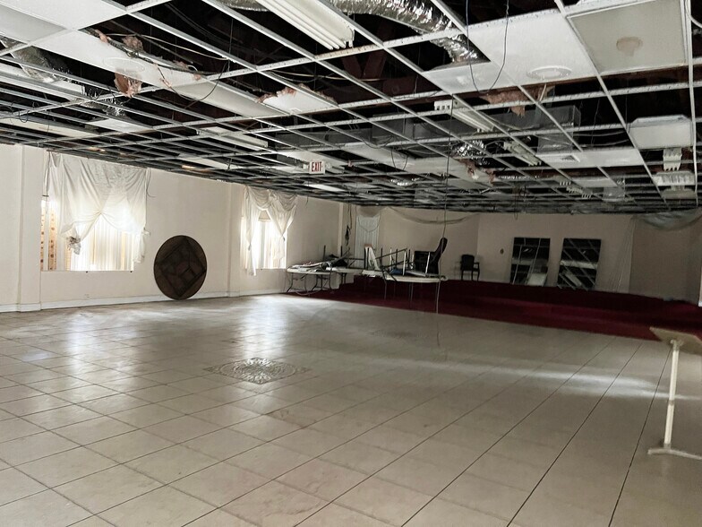 More Photos Of 910 132nd st, North Miami Religious Facility For Sale