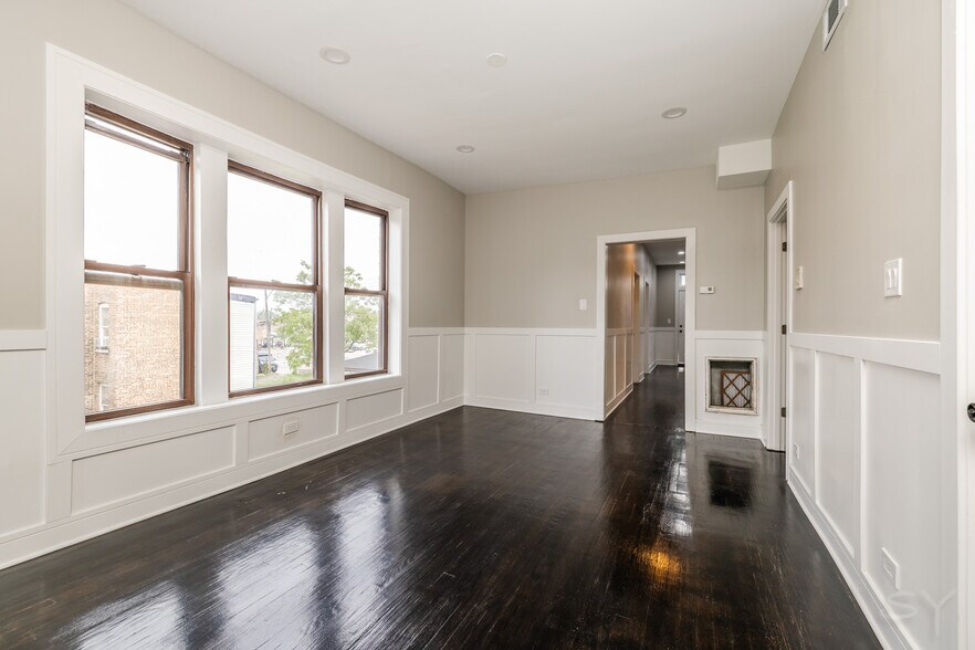 More Photos Of 3651 W Grenshaw St, Chicago Multifamily For Sale