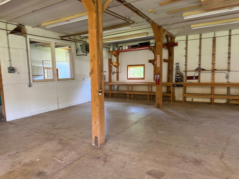 More Photos Of 1599 Monkton Rd, North Ferrisburgh Warehouse For Lease