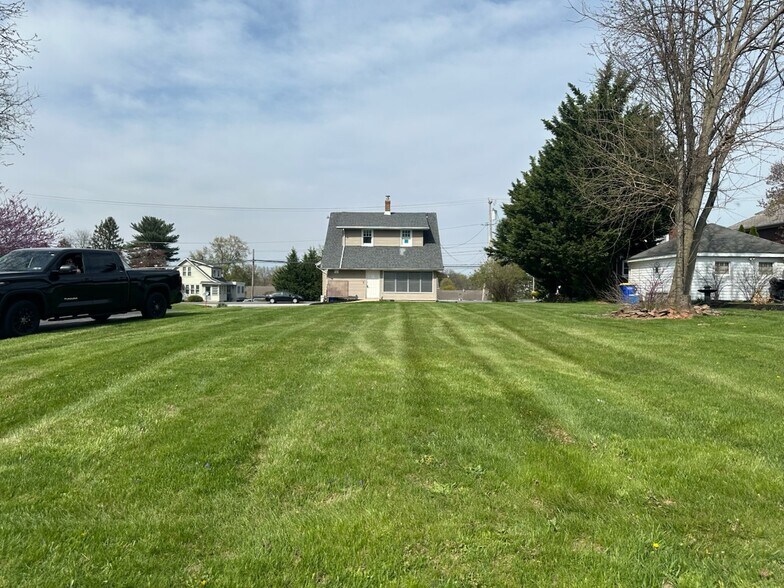 More Photos Of 1918 Carlisle Rd, York Office Residential For Sale