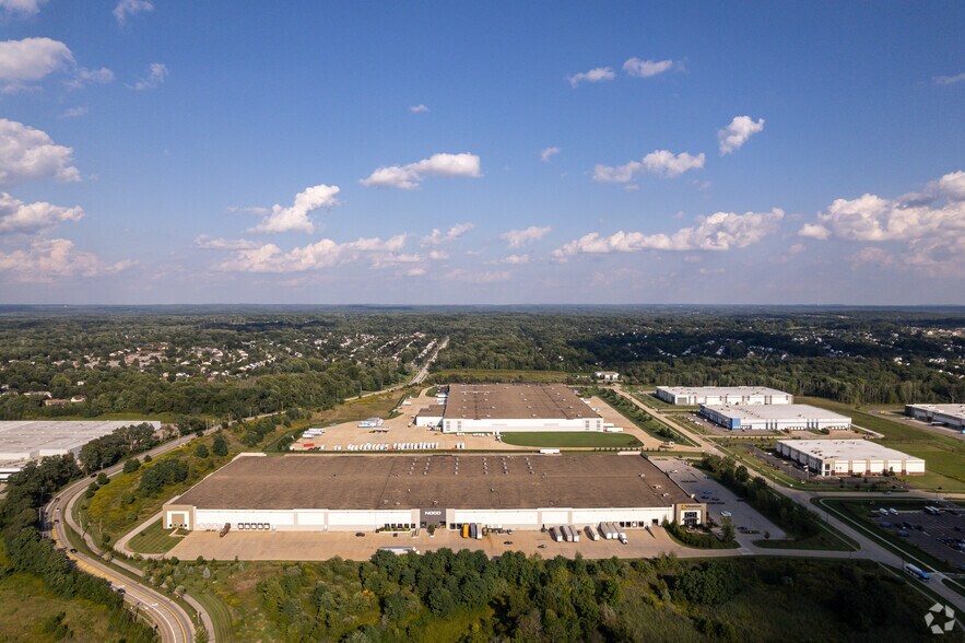 More Photos Of 30339 Diamond Pky, Glenwillow Distribution For Lease