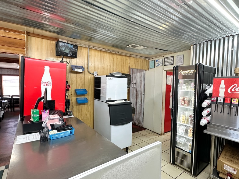 More Photos Of 2989 Hwy 21, Atmore Restaurant For Sale