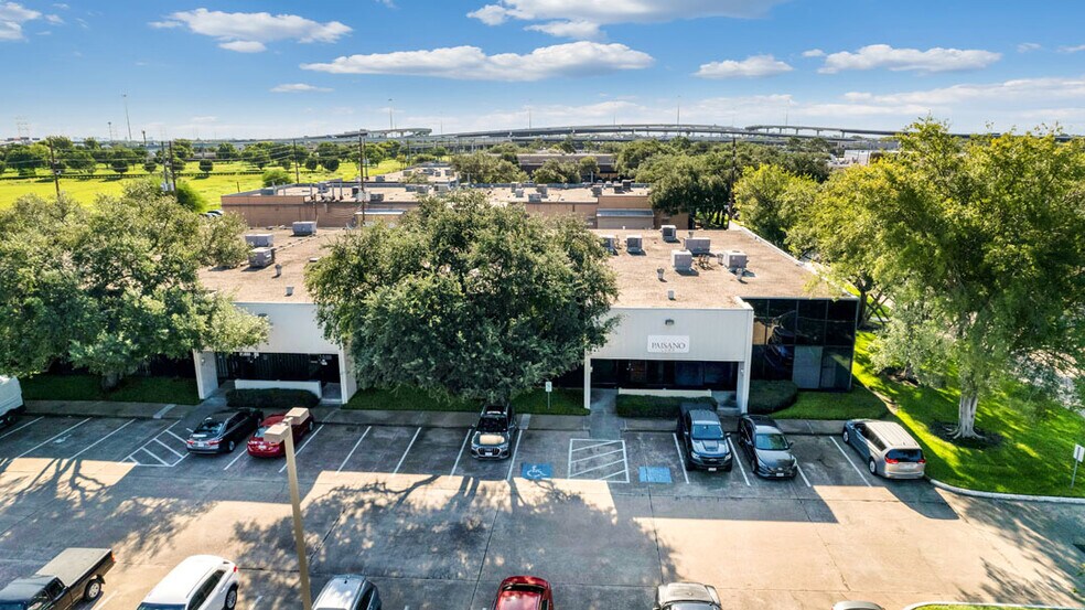 More Photos Of 10610-10618 Rockley Rd, Houston Unknown For Lease