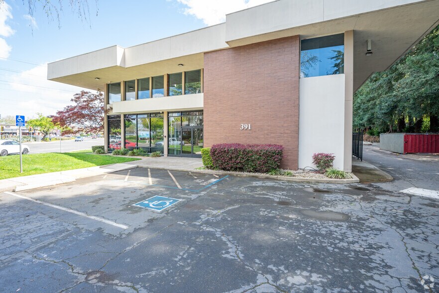 More Photos Of 391 Howe Ave, Sacramento Office For Lease