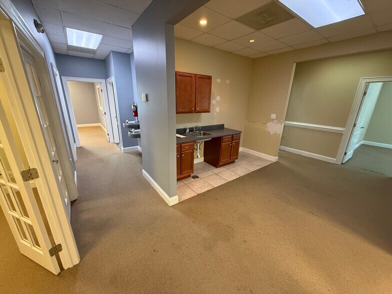 More Photos Of 10965 Winds Crossing Dr, Charlotte Medical For Sale