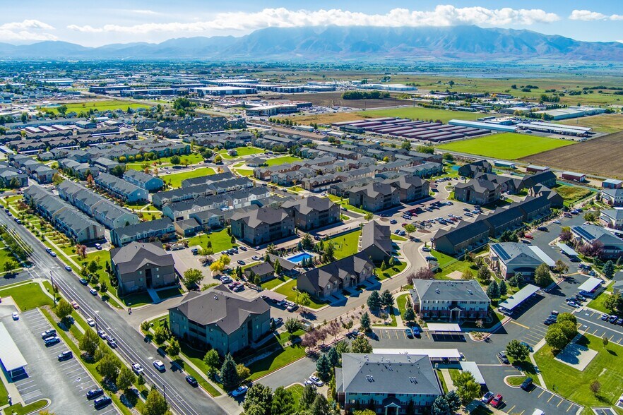 More Photos Of 415 Suncrest Ln, Logan Apartments For Sale