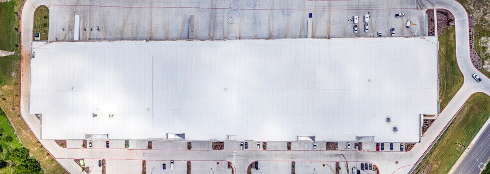 More Photos Of 2700 Louis Henna Blvd, Round Rock Warehouse For Lease