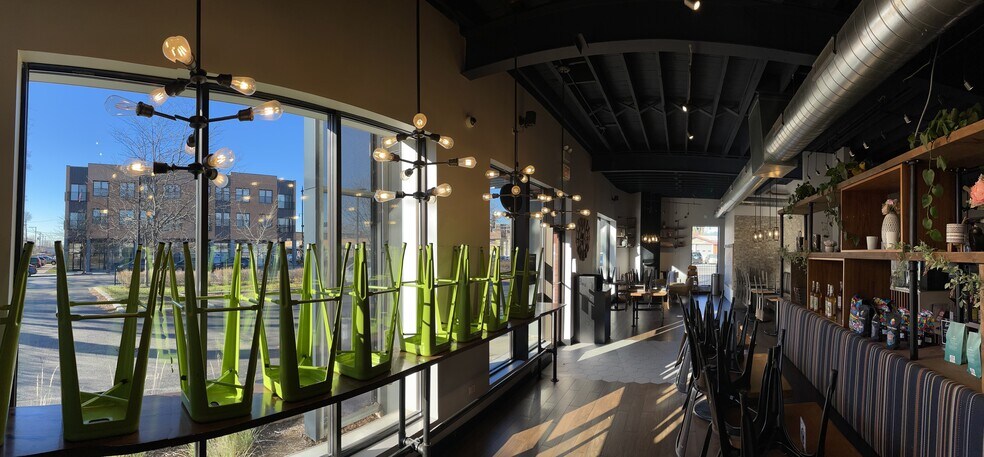 More Photos Of 7555 N California Ave, Chicago Fast Food For Sale