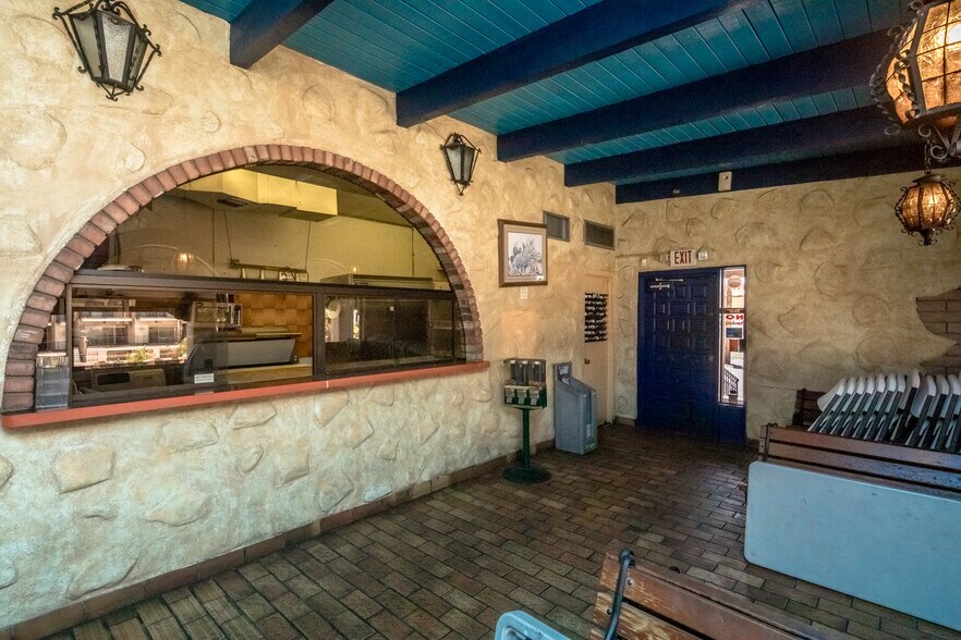 More Photos Of 2200 Mesquite Ave, Lake Havasu City Restaurant For Lease