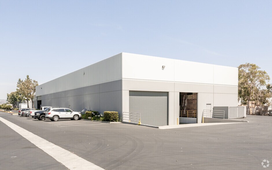 More Photos Of 17930-17940 Ajax Cir, City of Industry Warehouse For Lease