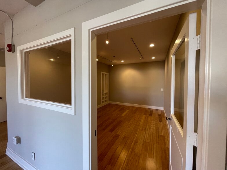 More Photos Of 1925 Francisco Blvd E, San Rafael Light Manufacturing For Lease