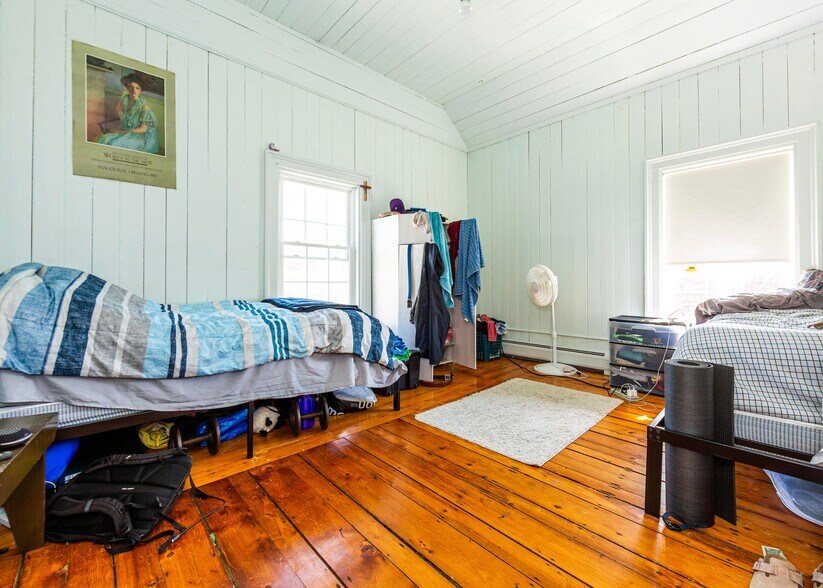 More Photos Of 1276 Surry Rd, Surry Freestanding For Sale