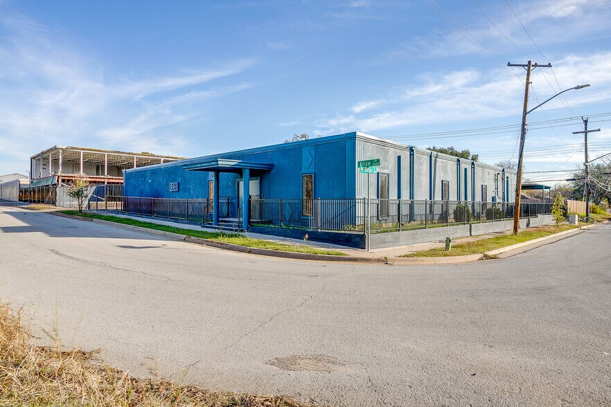 More Photos Of 3641 Alice St, Fort Worth Warehouse For Lease