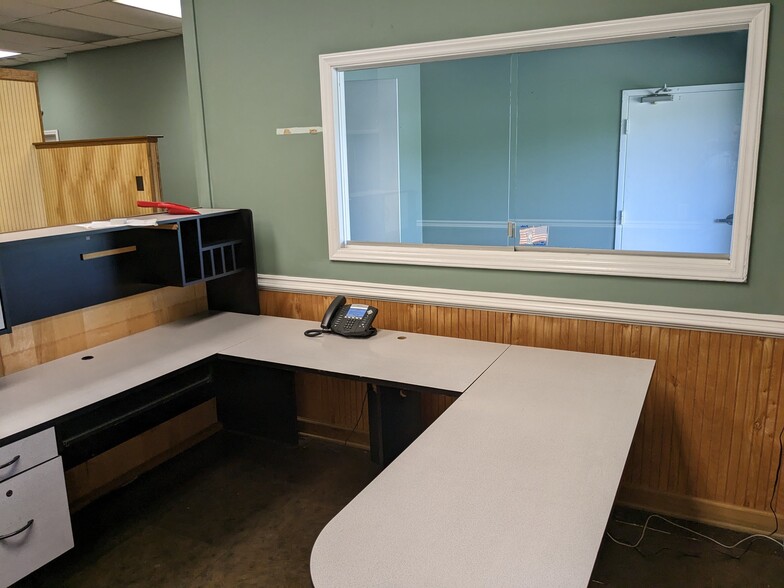 More Photos Of 5025 Old York Rd, Rock Hill Distribution For Lease