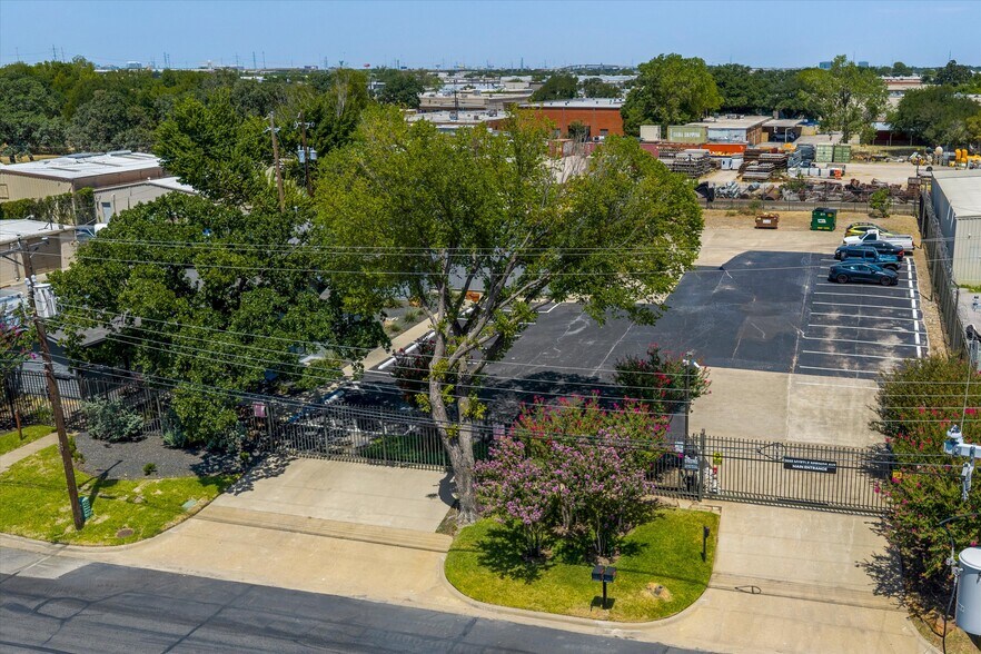 More Photos Of 2655 Myrtle Springs Ave, Dallas Light Manufacturing For Sale