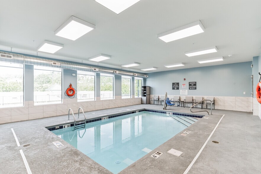 More Photos Of 4 Reynolds Mountain Blvd, Asheville Hotel For Sale