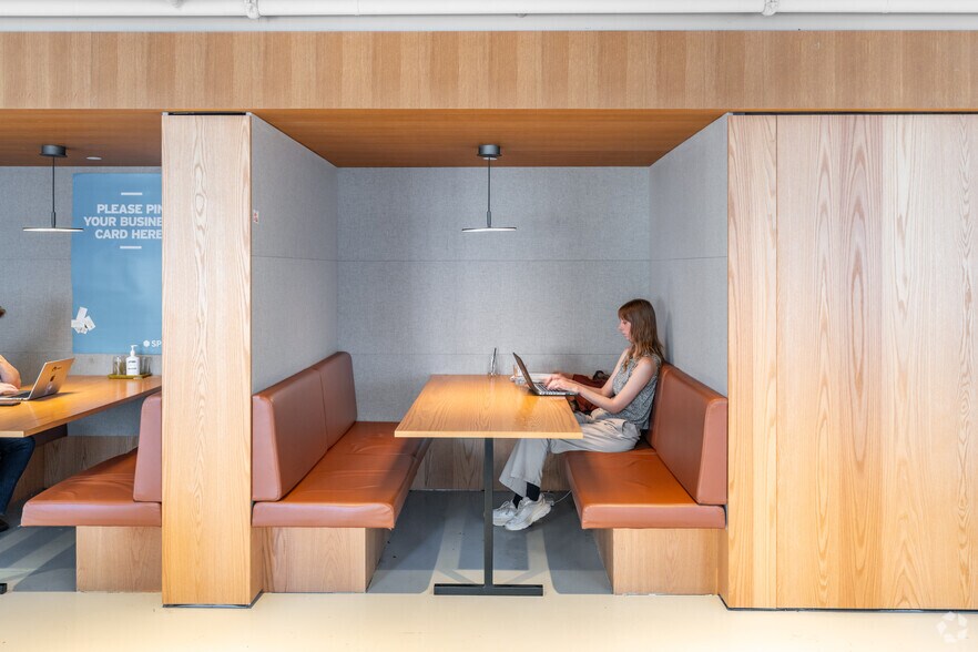 More Photos Of 405 Lexington Ave, New York Coworking Space