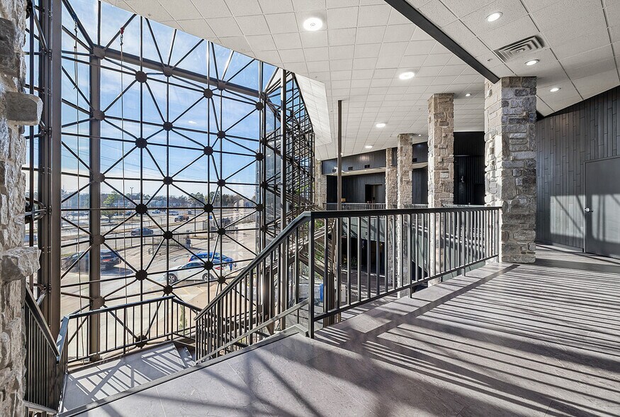 More Photos Of 2087 E 71st St, Tulsa Office For Lease