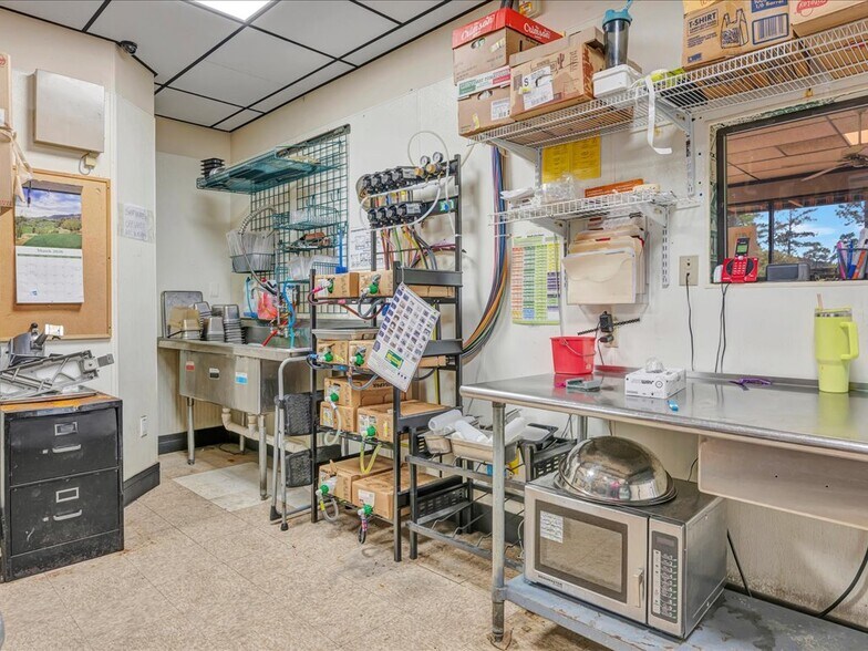 More Photos Of 105 Champions Dr, Lufkin Fast Food For Sale