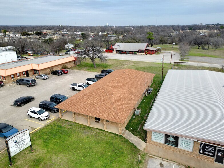 More Photos Of 311 E Highway 199, Springtown Office For Sale