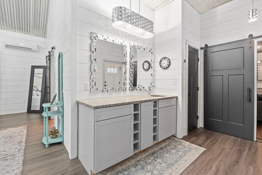 More Photos Of 10 Leeds Junction Rd, Leeds Winery Vineyard For Sale