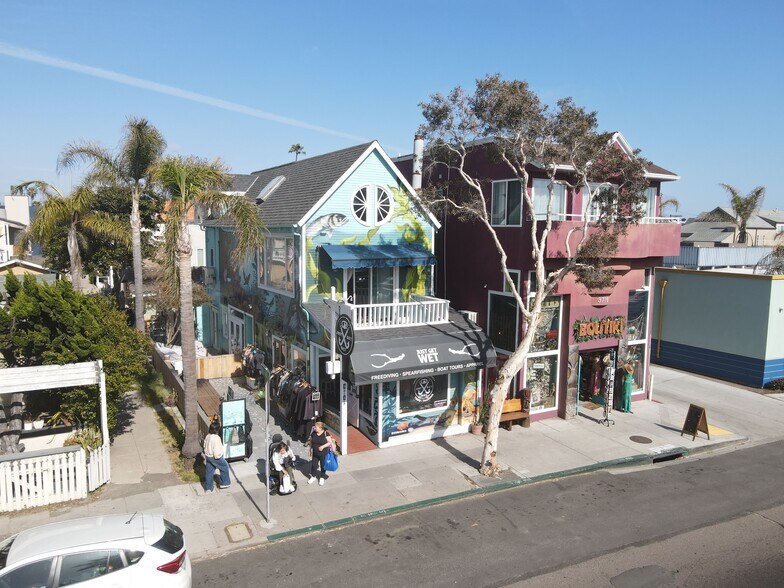 More Photos Of 3719 Mission Blvd, San Diego Freestanding For Sale