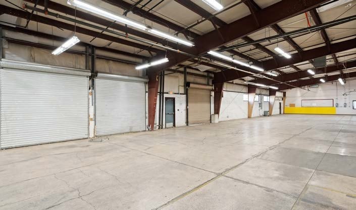 More Photos Of 6270 S Country Club Rd, Tucson Manufacturing For Sale