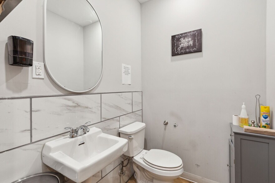 More Photos Of 6713 Ogontz Ave, Philadelphia Office For Sale