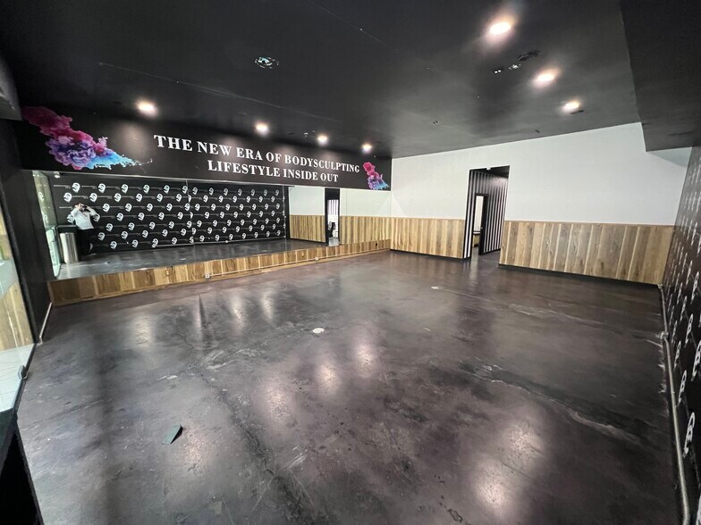 More Photos Of 3743 Cahuenga Blvd, Studio City Office For Lease