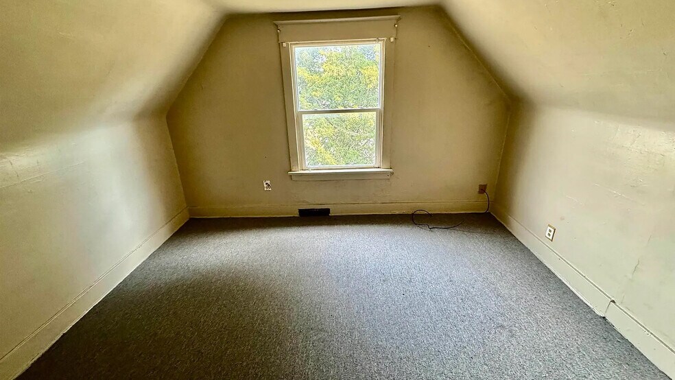 More Photos Of 1600 9th St, Rock Island Apartments For Sale